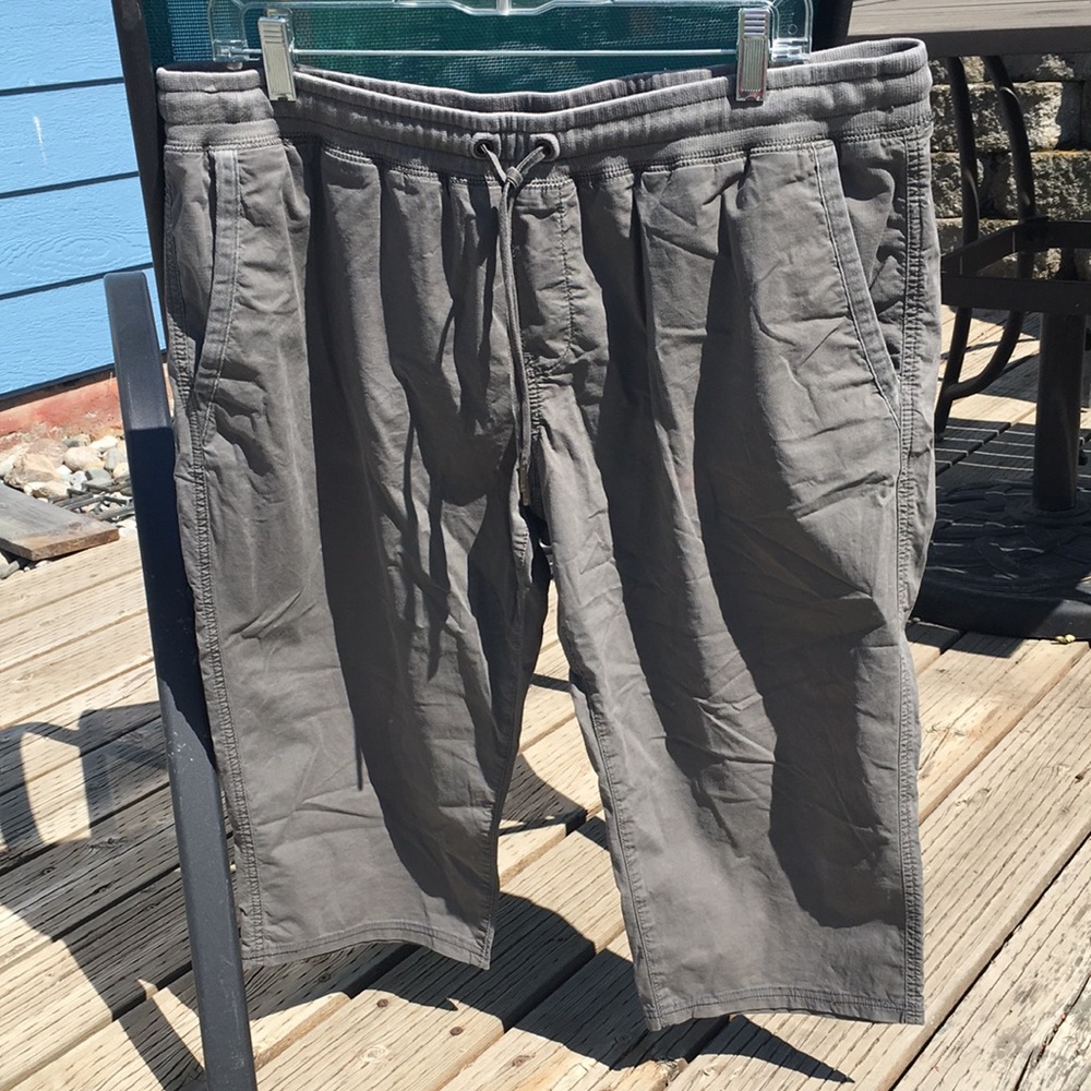 L.L. Bean Pull-up and Tie Faded Grey Bermuda Capri Shorts Size L